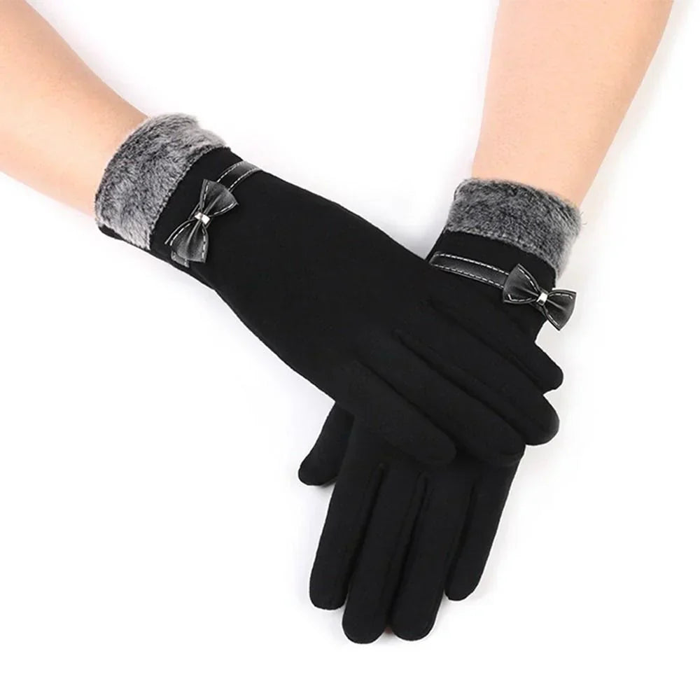 Soft cotton-wool blend women's gloves. Elise luxury touchscreen winter accessory for warmth & style.