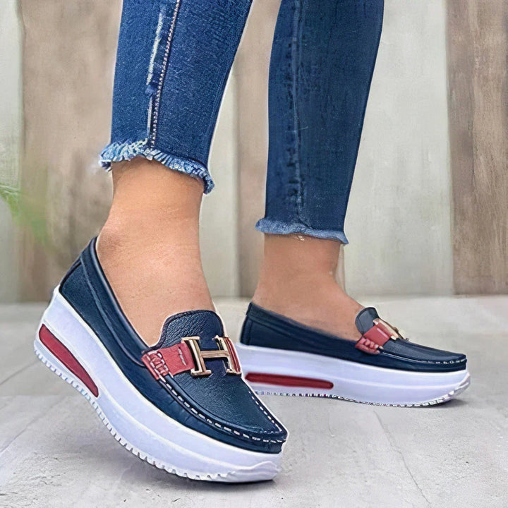 Elegant women's platform loafers with a chunky sole, designed for ultimate comfort and modern style.