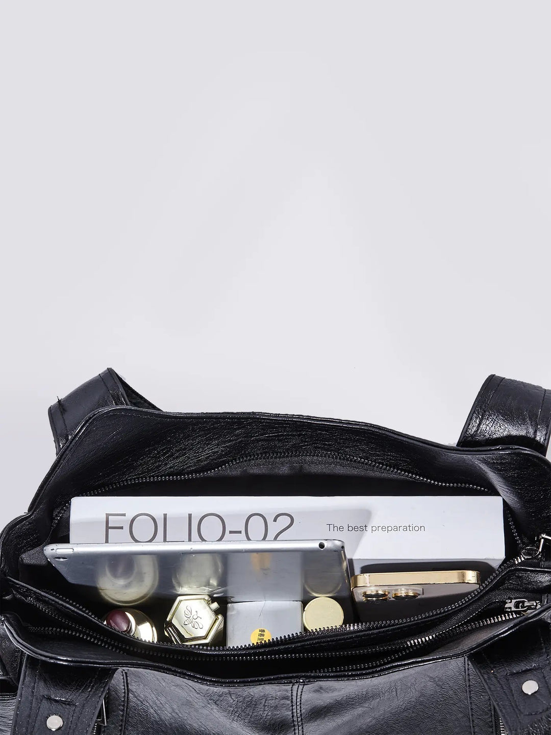 Stylish women's genuine leather multi-pocket crossbody bag, perfect for everyday essentials.