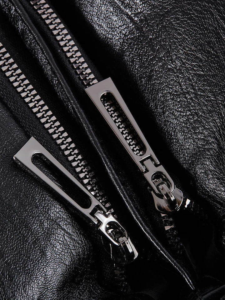 Everyday women's leather multi-pocket shoulder bag, offering practicality and sophisticated design.