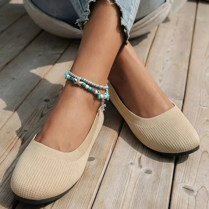 Classic Mia orthopaedic ballerinas for women, elegant slip-on flat shoes with an ergonomic comfort sole.