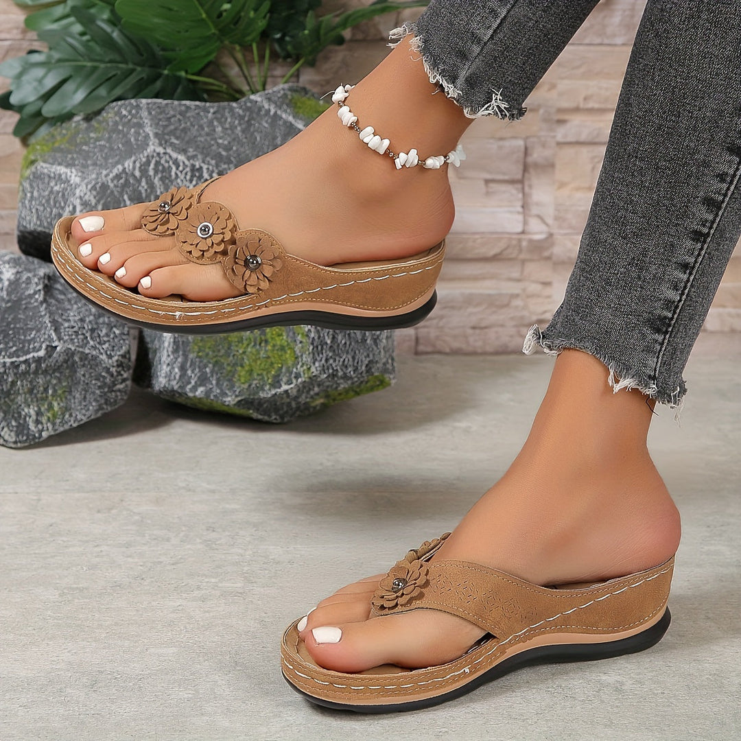 Stylish women's comfort sandals, offering superior arch support & a cushioned footbed.
