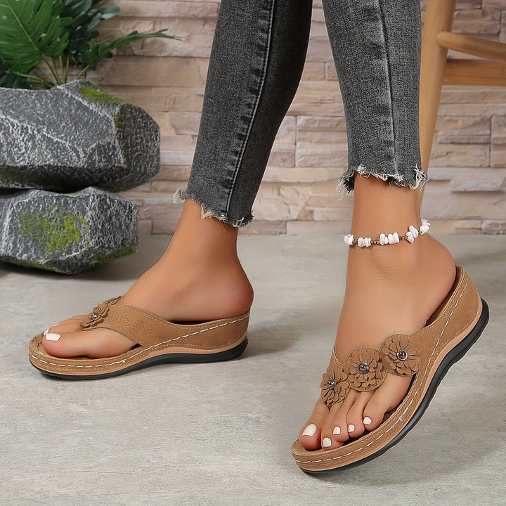 Everyday orthopedic sandals for women, designed for healthy feet & maximum comfort.