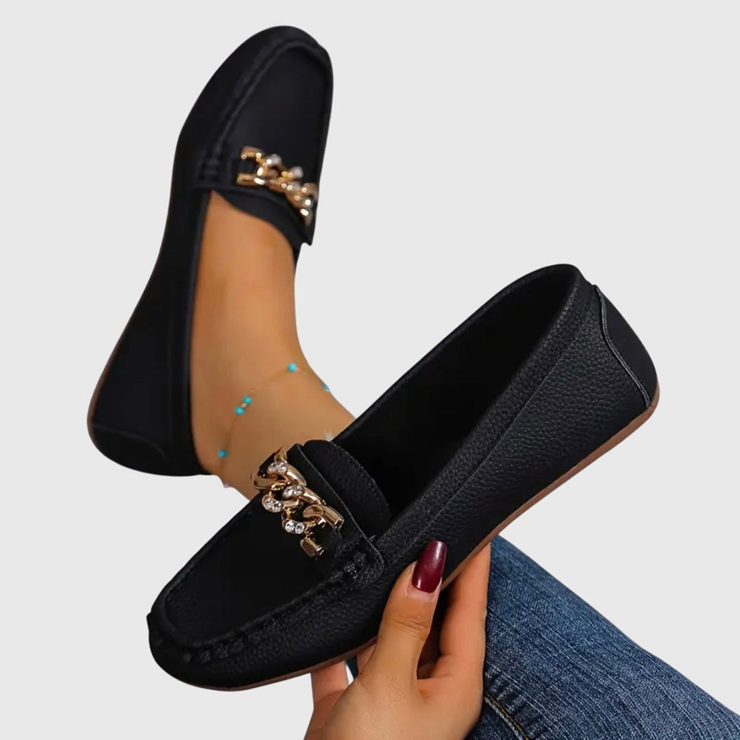 Supportive women's walking loafers with orthopedic arch support for everyday comfort and timeless style.