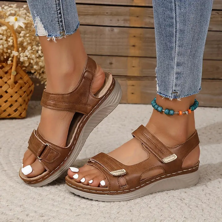 Versatile women's casual sandals. Orthopedic comfort, adjustable straps, & arch support for everyday summer wear.