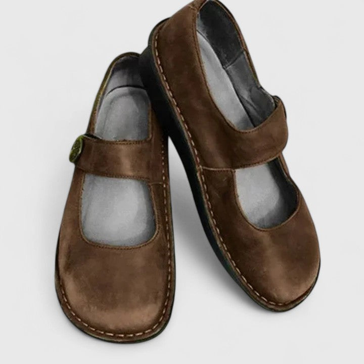 Supportive women's walking shoes with arch support, ideal for everyday wear and foot pain relief.