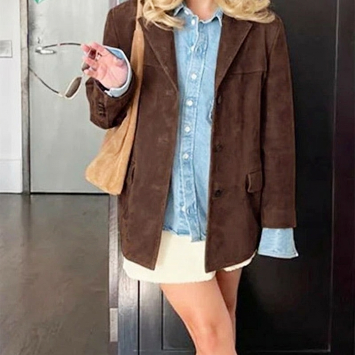 Feel confident in this women's oversized brown blazer. Features a notched lapel, button front for casual chic style.