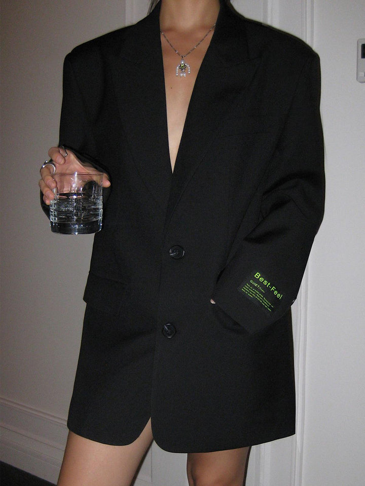 Timeless women's oversized blazer coat, a classic and comfortable tailored jacket for modern elegant outerwear.