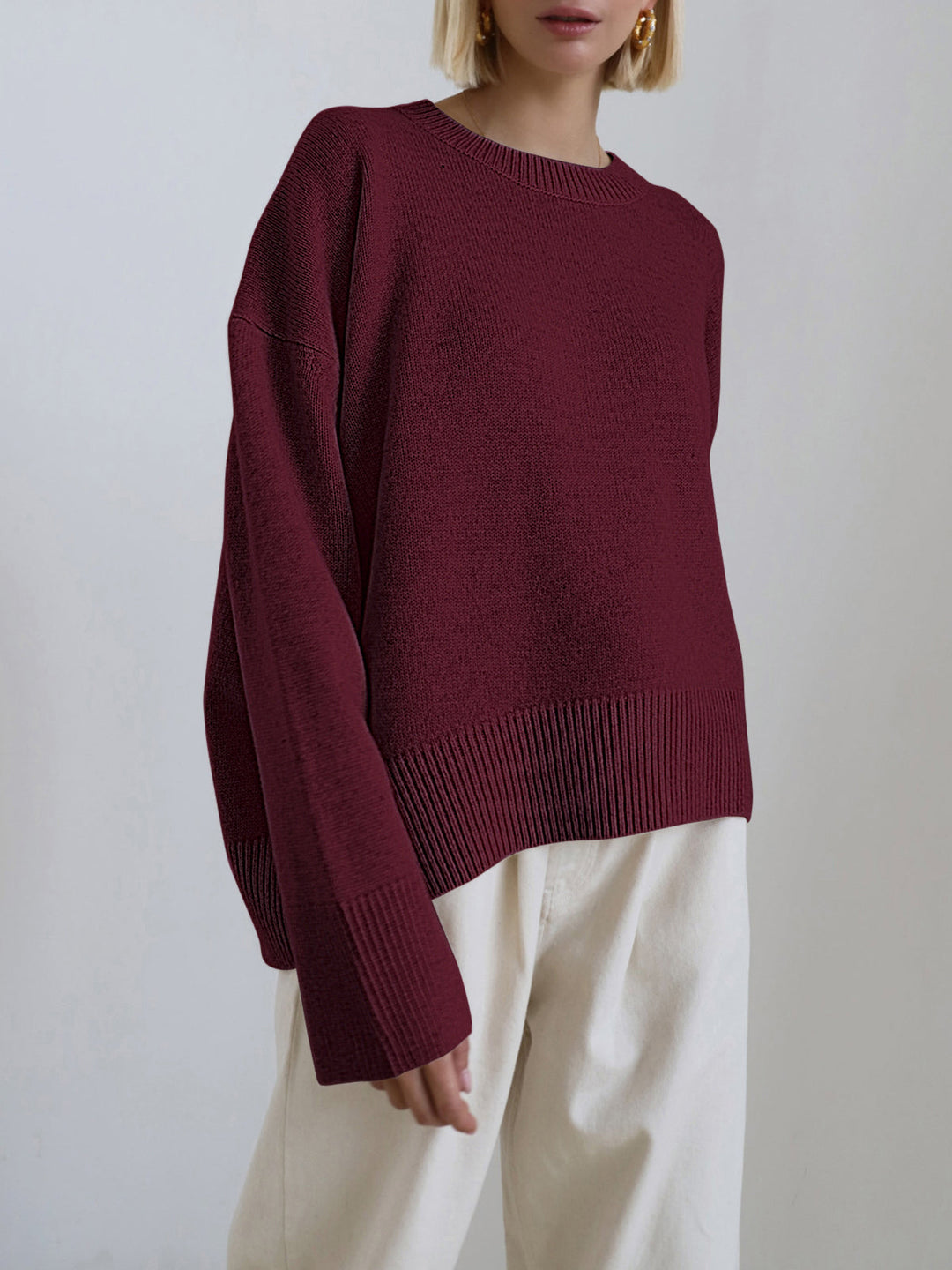Women's oversized crewneck sweater, showcasing a relaxed fit & comfortable design for casual occasions.