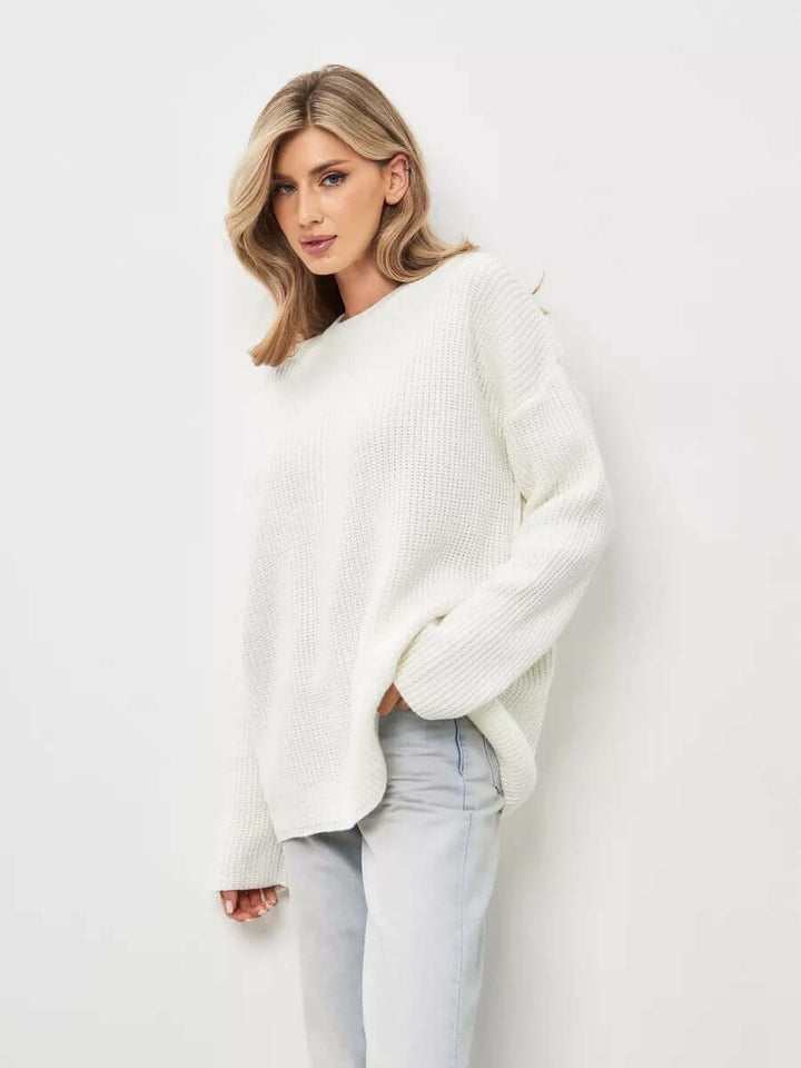 Soft knit ladies oversized pullover, relaxed fit, cozy, perfect for casual autumn outings.