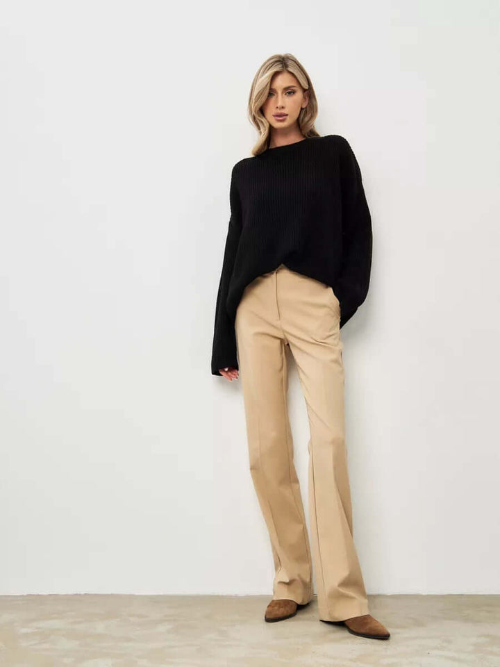 Soft knit women's jumper, oversized, relaxed fit, perfect for chilly autumn days & winter.