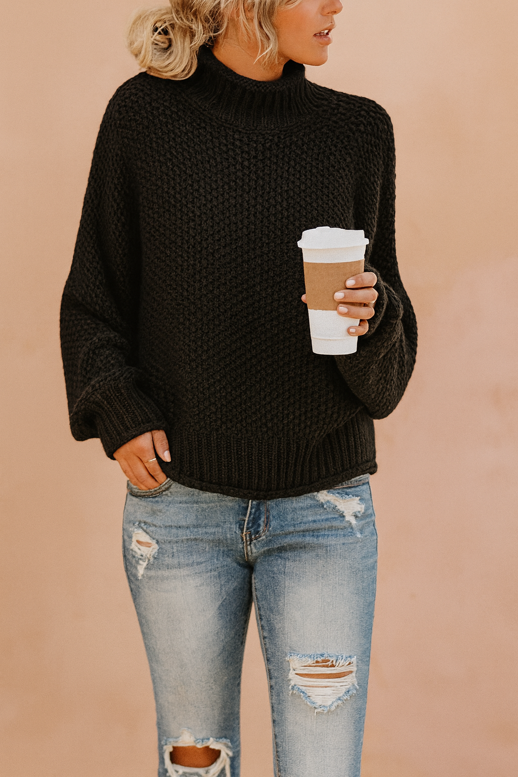 Oversized women's knit turtleneck sweater, a cozy long-sleeve top for ultimate winter comfort.