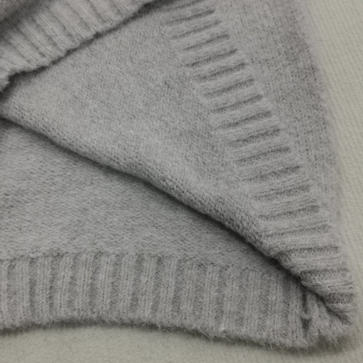 Cozy oversized women's pullover, comfortable for everyday winter style and warmth.