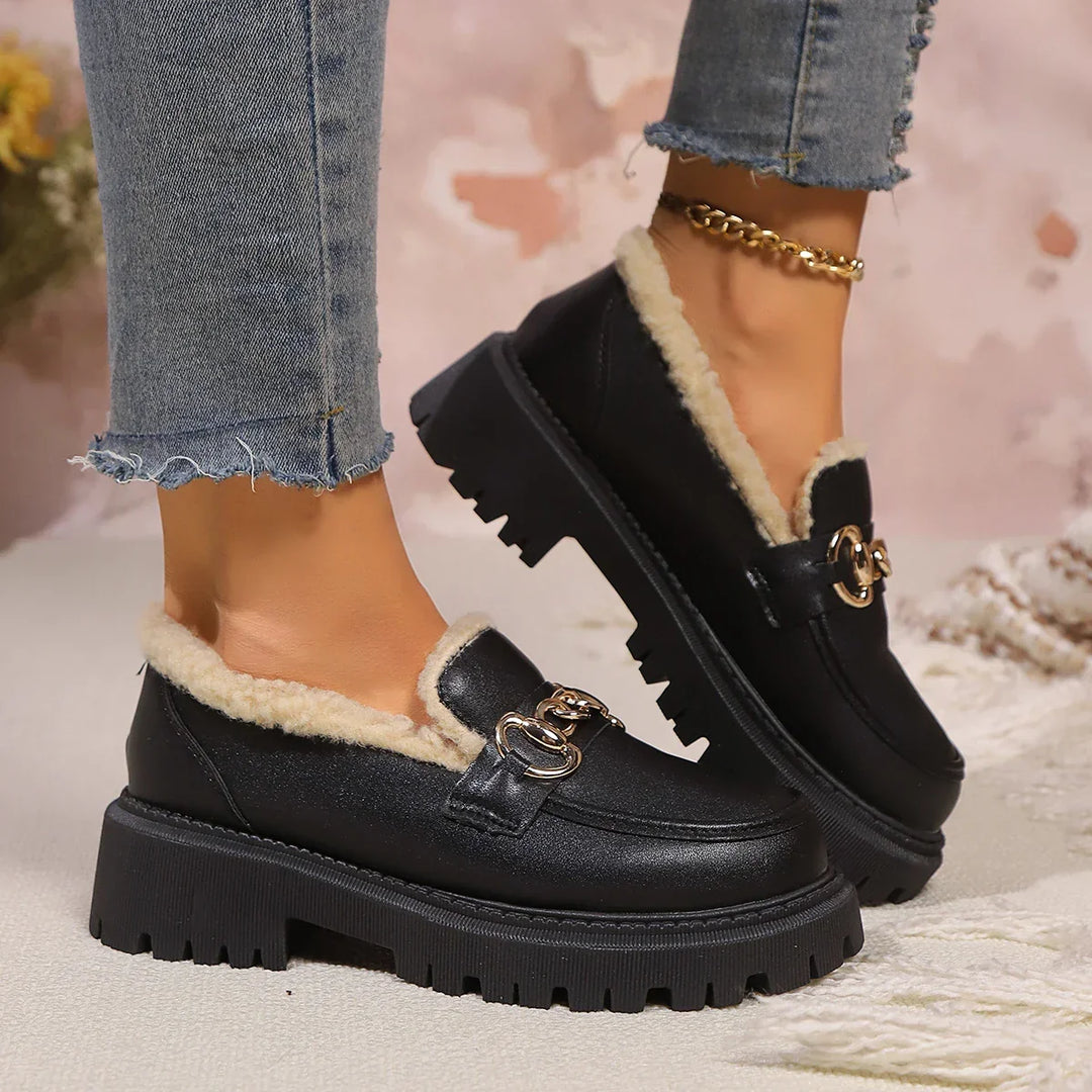 Cozy women's platform loafers with chunky sole. Slip-on shoes for winter & fall fashion, comfortable & stylish.