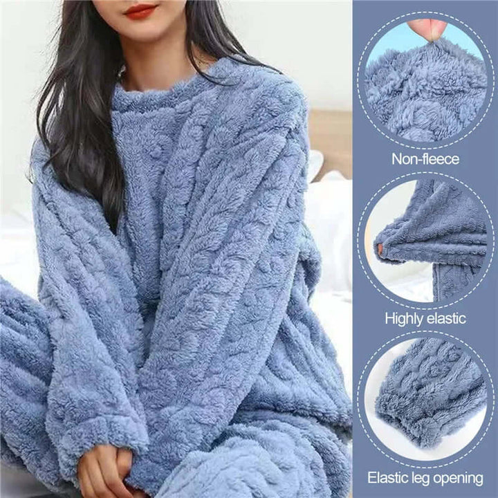 Women's cozy fleece set, perfect for winter. Soft loungewear & sleepwear for ultimate comfort.