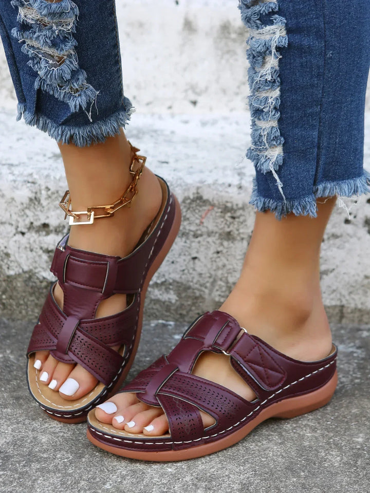 Versatile women's orthopedic wedge sandals, combining stylish design with excellent arch support & comfort.
