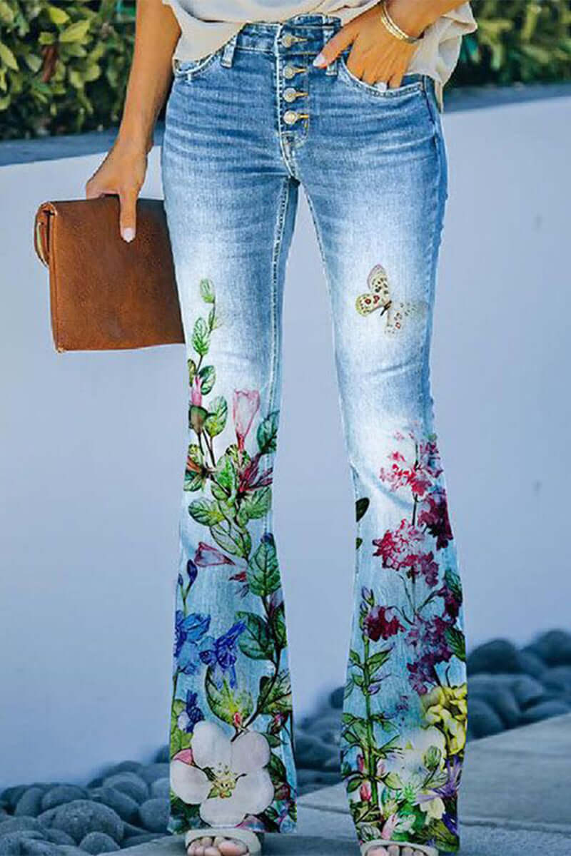 Casual fashion women's jeans: blue denim with beautiful floral embroidery and a regular fit.
