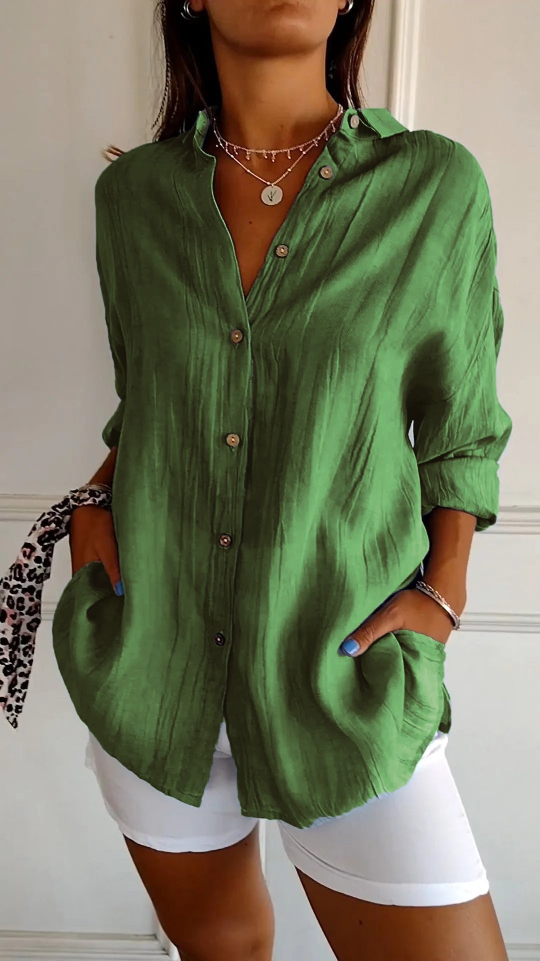Everyday fashion women's long sleeve button-up shirt, relaxed fit, a comfortable and versatile casual top.