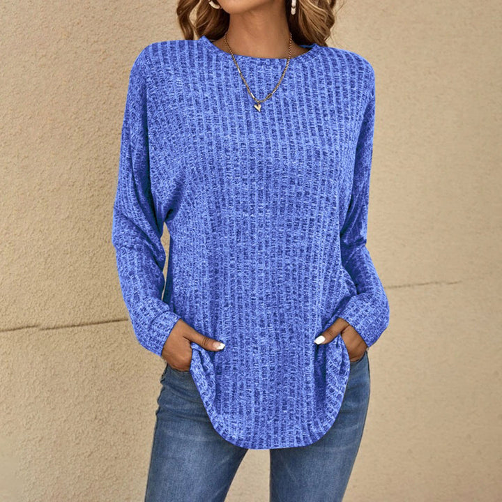 Stylish women's oversized relaxed fit jumper with drop shoulder, ideal casual sweater for winter layering.
