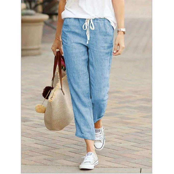 Stylish ladies' cropped drawstring pants, ideal for breathable casual wear and relaxed summer fashion.