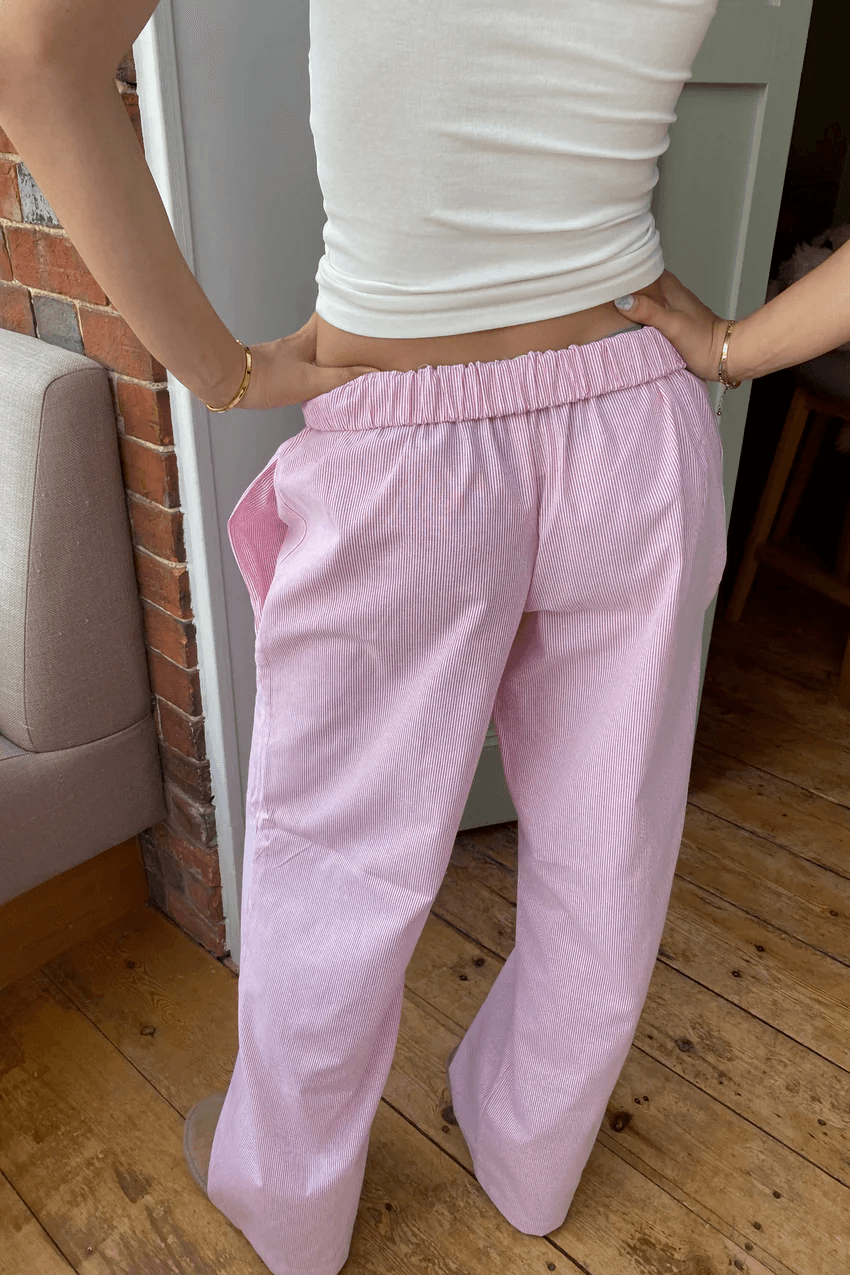 Lightweight women's lounge trousers with soft fabric, perfect for casual home wear.
