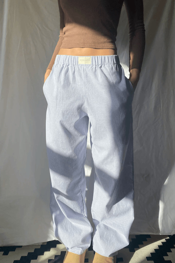 Women's relaxed lounge trousers, elastic waist, soft & comfortable for ultimate relaxation.