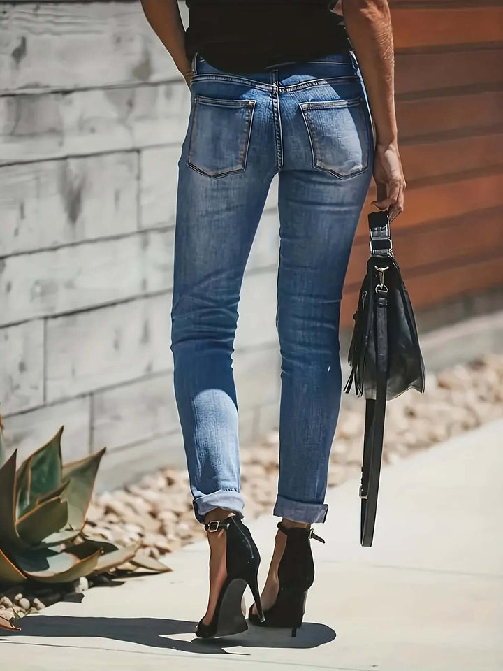 Comfortable women's denim stretch jeans with a relaxed fit, ideal for casual and everyday wear.