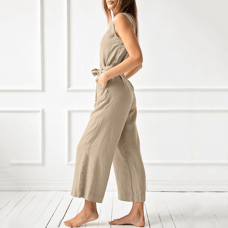 Comfortable women's wide leg jumpsuit with a relaxed fit, ideal for versatile spring and summer fashion.