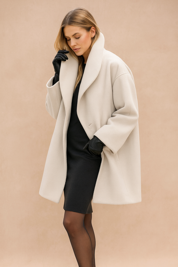 Women's relaxed open-front modern city jacket in a versatile winter style.