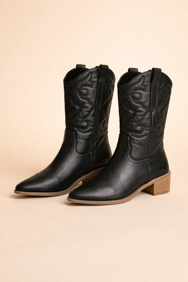 Classic women's retro cowboy boots, embodying timeless western fashion, ideal for a statement look.