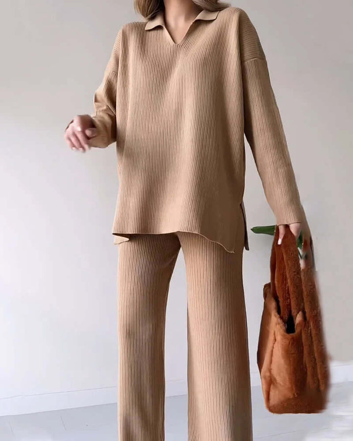 Versatile women's ribbed knit loungewear set, perfect for relaxed everyday comfort & casual elegance.