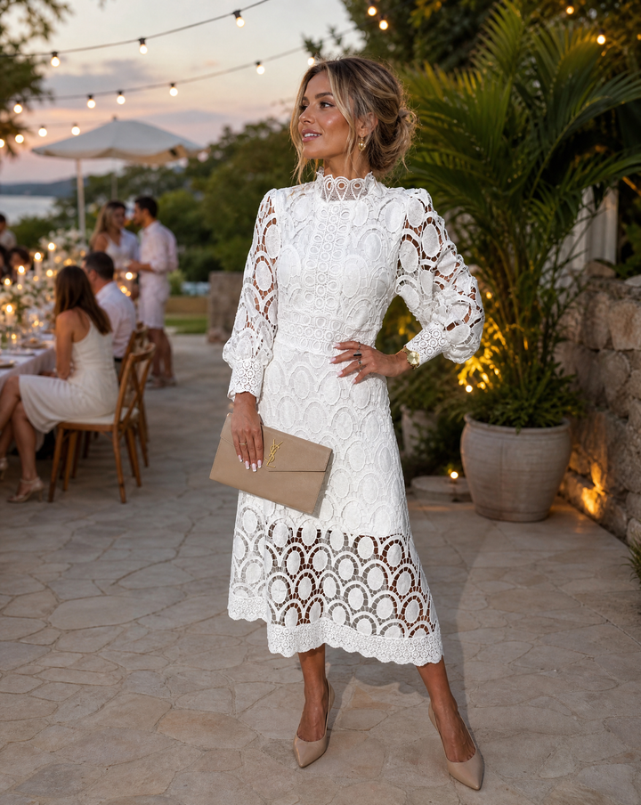 Romantic women's summer maxi dress with a flowy silhouette, perfect for parties and elegant events.