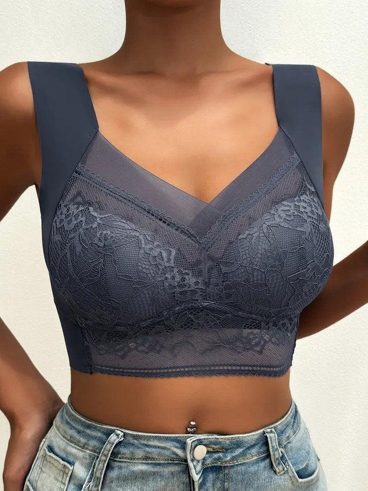 Soft, breathable women's seamless wire-free lace bra, ensuring maximum comfort throughout the day.