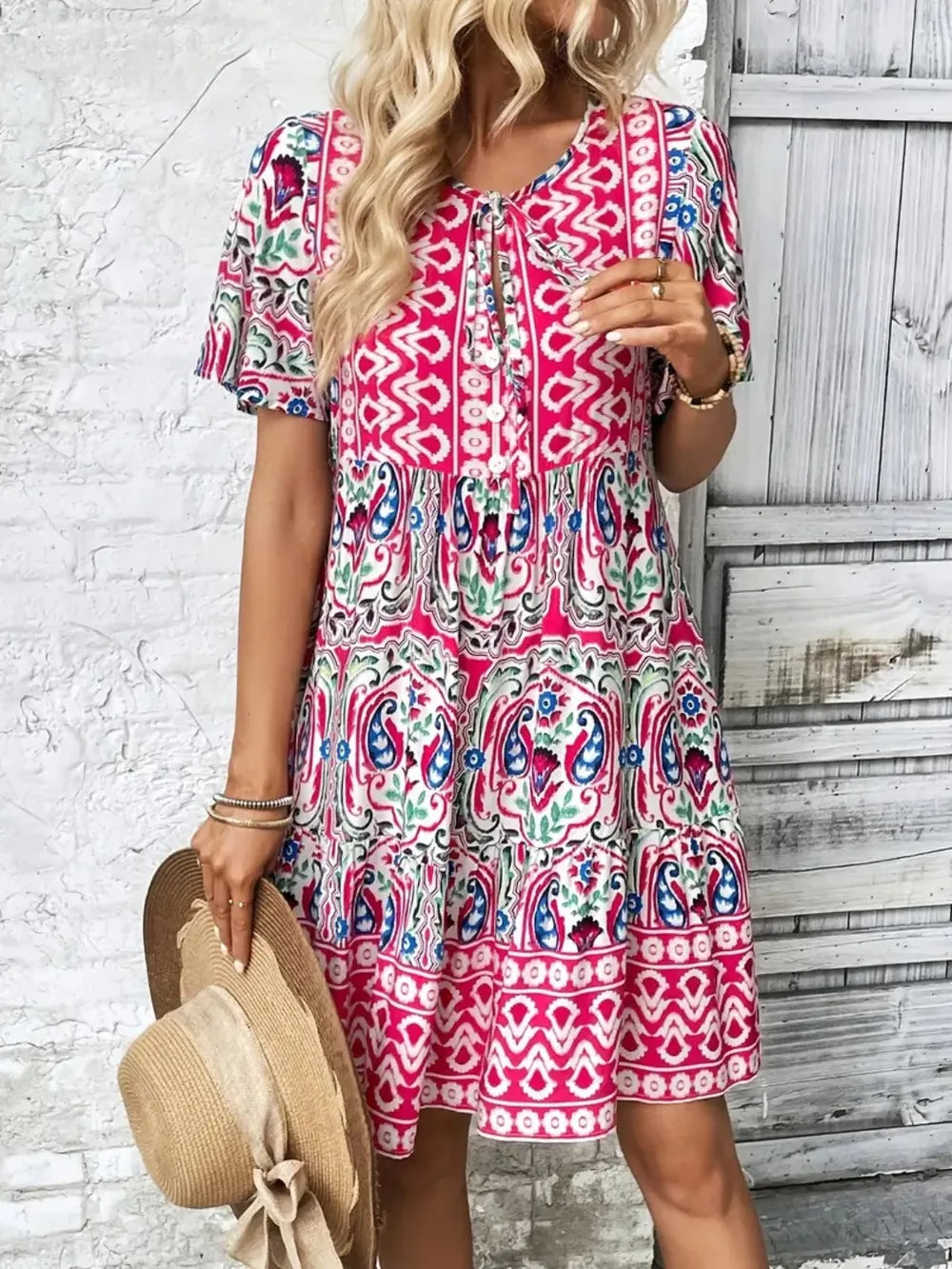 Casual women's short sleeve summer mini dress. Versatile and chic for warm weather.