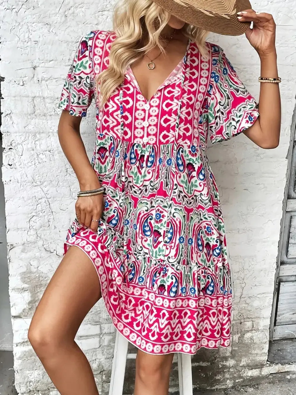 Effortless women's mini dress, short sleeves, summer style. Great for parties or daily wear.