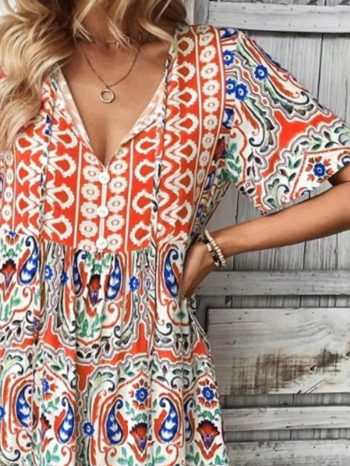 Effortless women's short sleeve mini dress. Ideal for summer parties, vacations, or casual wear.