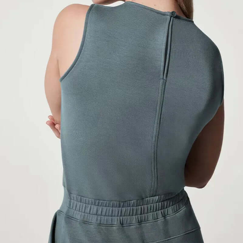 Comfortable women's sleeveless wide-leg jumpsuit, offering effortless style and versatile wear for summer fashion.