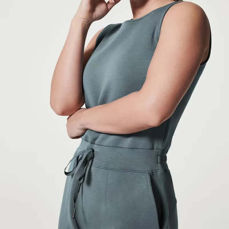 Simple yet elegant women's sleeveless jumpsuit with wide legs. Perfect for comfortable and versatile summer style.