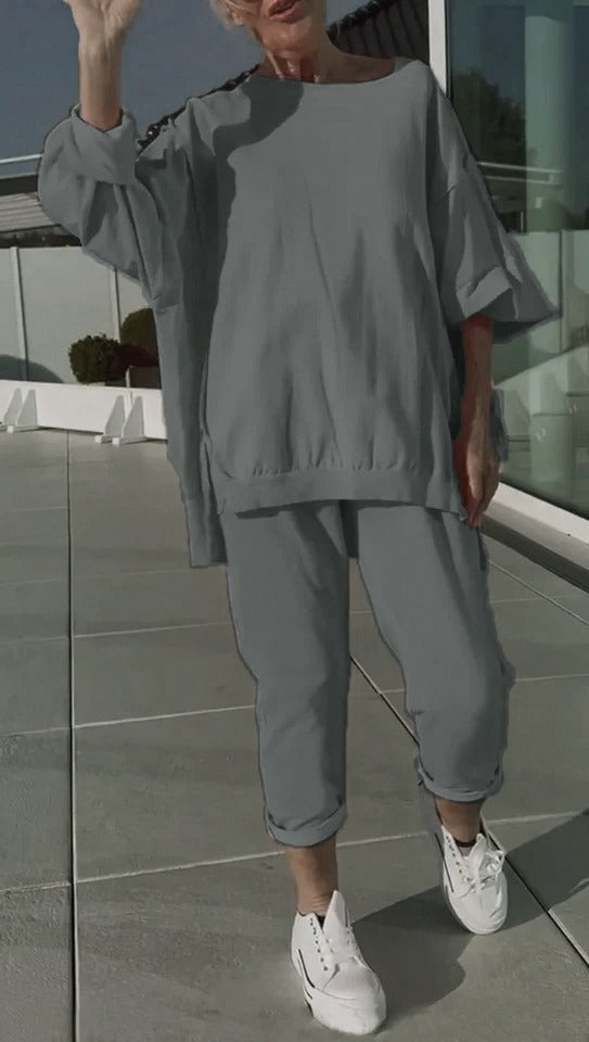 Elegant women's loungewear set, relaxed fit & versatile for casual outings or home comfort.