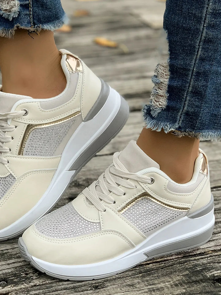 Fashionable women's sparkling platform sneakers, perfect for versatile casual wear.