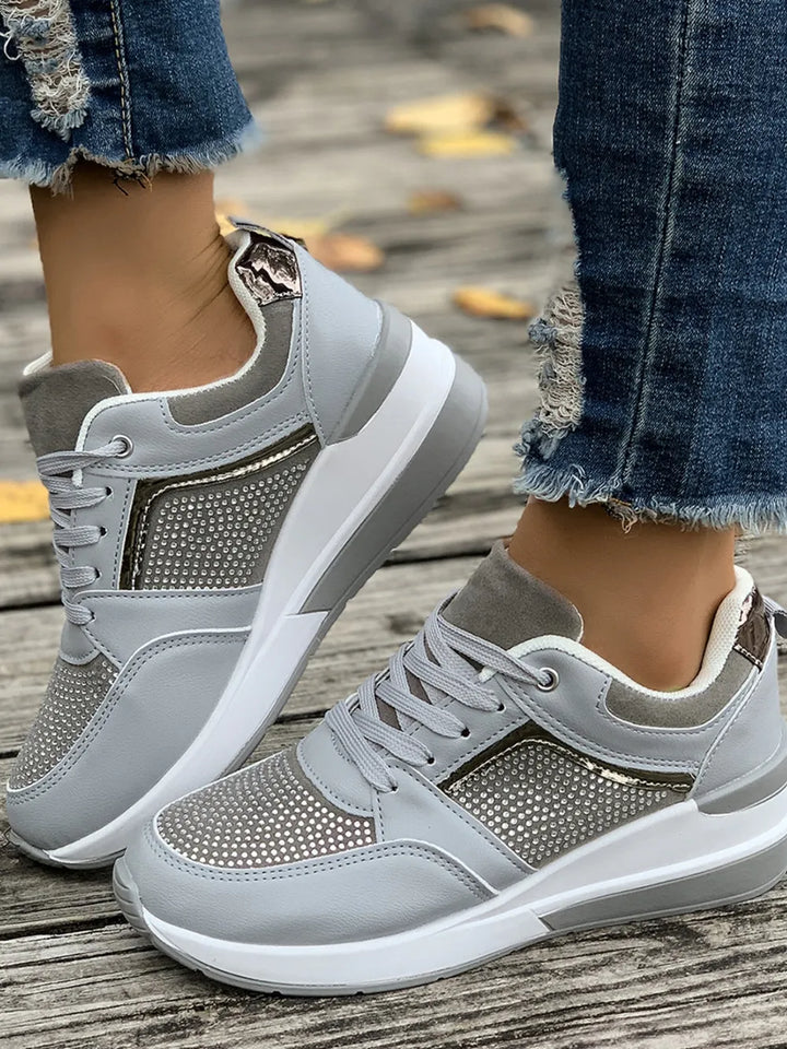 Stylish women's sparkling platform sneakers, elevating any casual or chic outfit effortlessly.