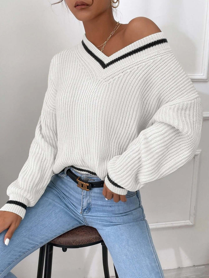 Stylish women's autumn/winter V-neck striped jumper, comfortable and relaxed fit.