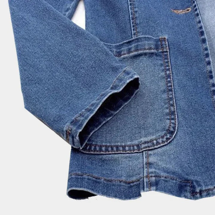 Fashionable women's denim blazer, a stylish tailored jacket for effortless chic and everyday wear.