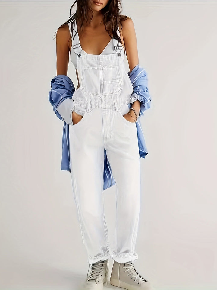 Casual women's denim jumpsuit, ideal for relaxed city style & comfy everyday fashion. Loose fit.
