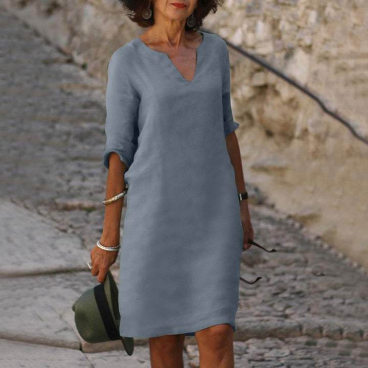 Make a statement with this elegant women's flowy summer dress, perfect for versatile fashion.