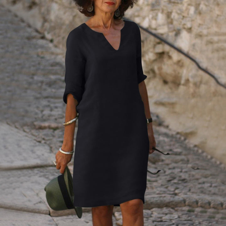 Elegant yet casual women's flowy summer dress, a comfortable and stylish addition to your wardrobe.