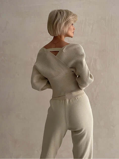 Relaxed fit women's viscose two-piece ensemble, perfect for summer holidays.