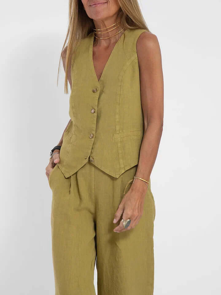 Women's tailored linen two-piece vest set, perfect for breathable summer comfort.