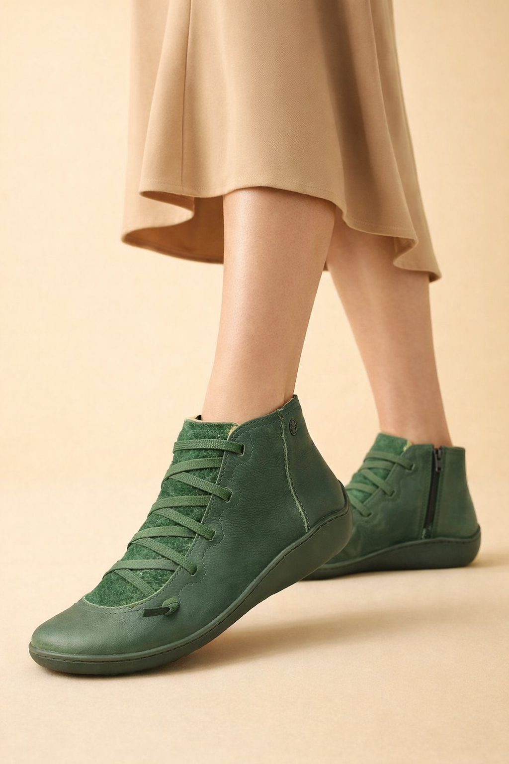 Casual winter ankle boots for women, trendy orthopedic design, ultimate comfort and warmth.