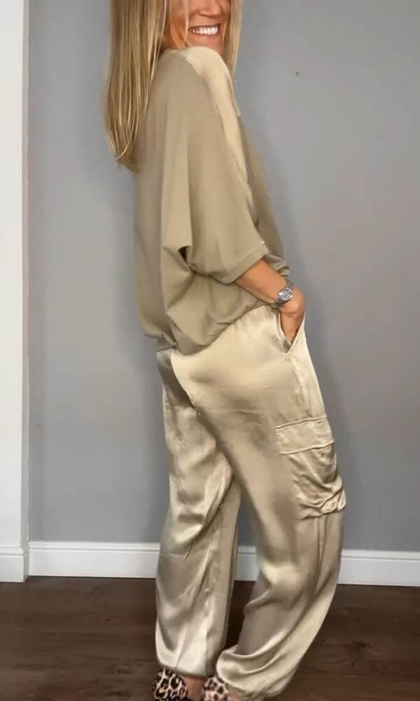 Stylish women's ultra-soft two-piece loungewear set, ideal for comfort & casual elegance.